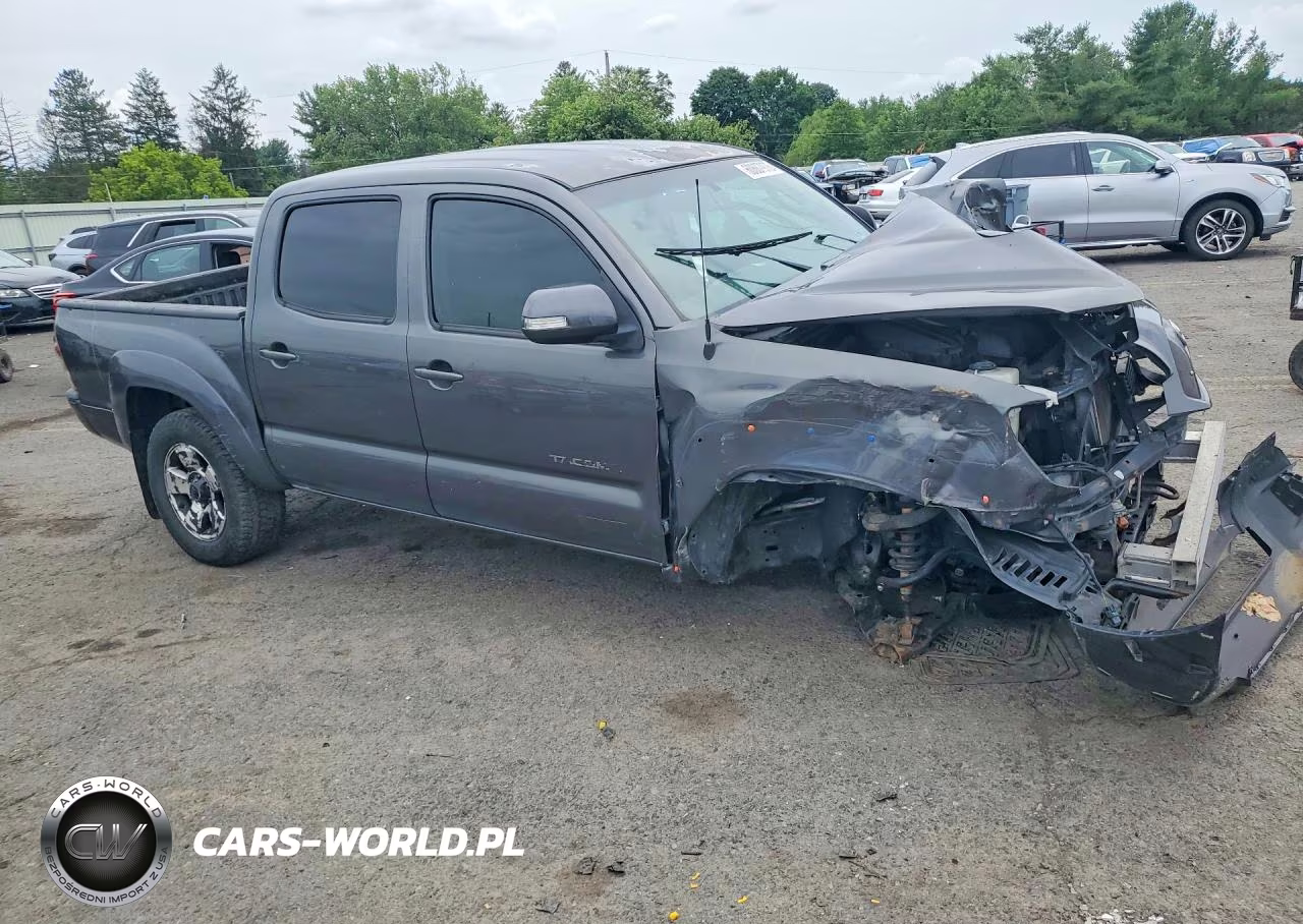 2013 Toyota Tacoma Double Cab VIN:3TMLU4EN0DM110840 - 4