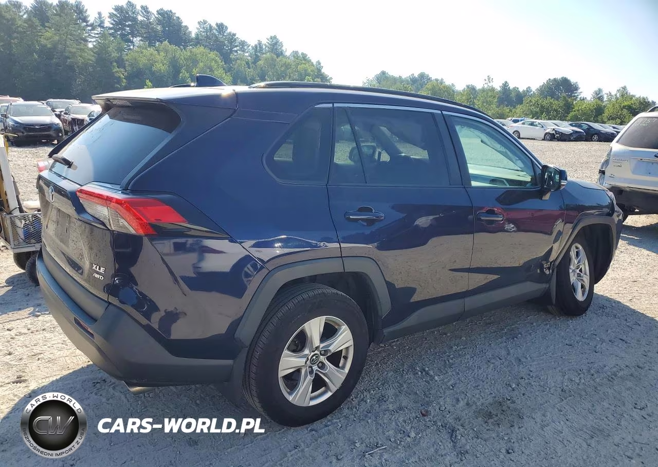 2021 Toyota Rav4 Xle VIN:2T3P1RFV3MW167683 - 3