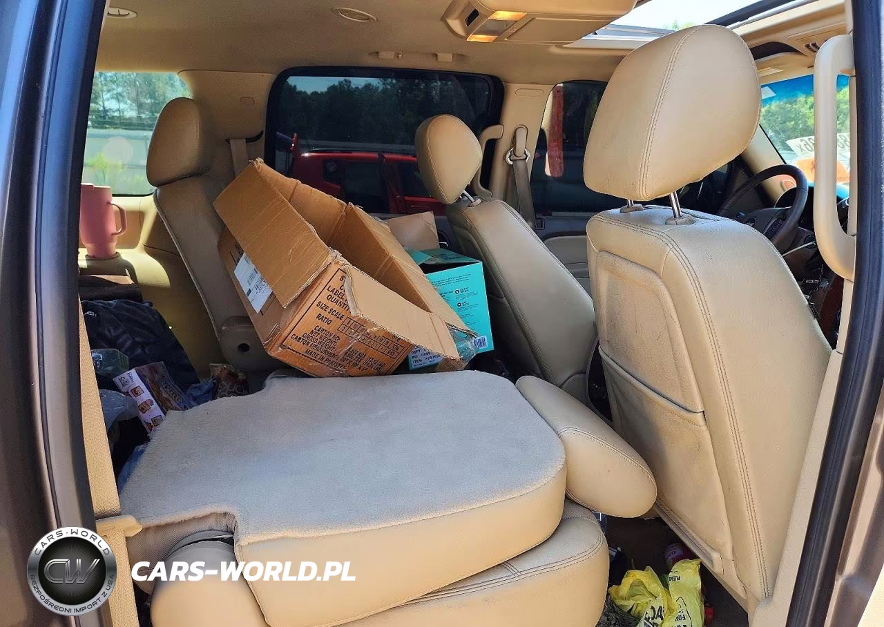 2011 Chevrolet Suburban K1500 Ltz VIN:1GNSKKE30BR296466 - 11
