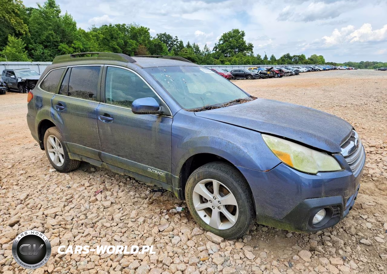 2013 Subaru Outback 2.5I Premium VIN:4S4BRCCC6D3244872 - 4