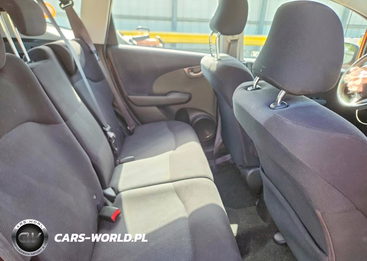 2010 Honda Fit Sport VIN:JHMGE8H43AS008975 - 10