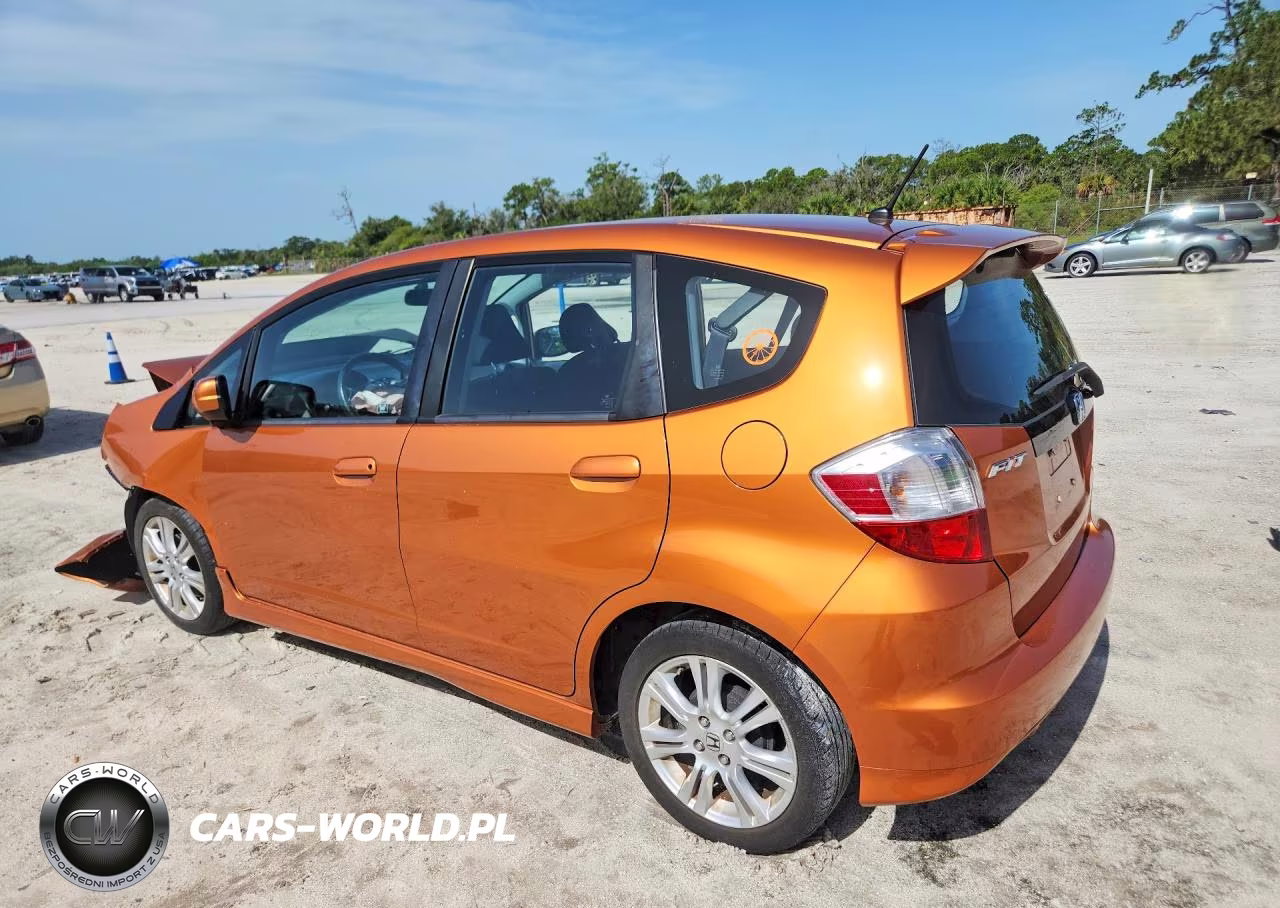 2010 Honda Fit Sport VIN:JHMGE8H43AS008975 - 2