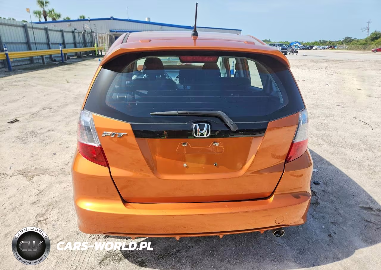 2010 Honda Fit Sport VIN:JHMGE8H43AS008975 - 6