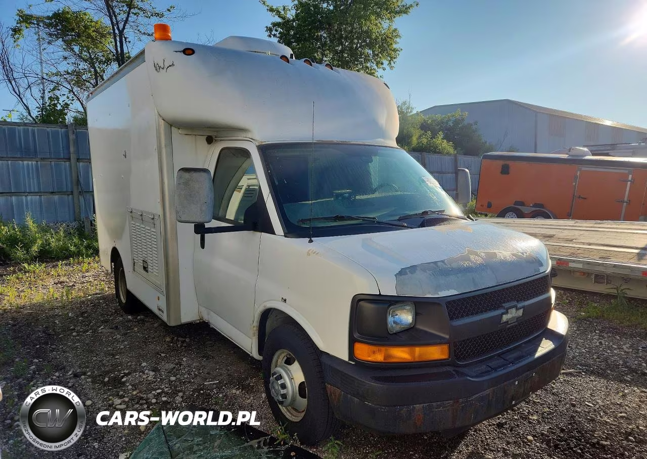 2006 Chevrolet Express Delivery Truck VIN:1GBJG31U961219663 - 4