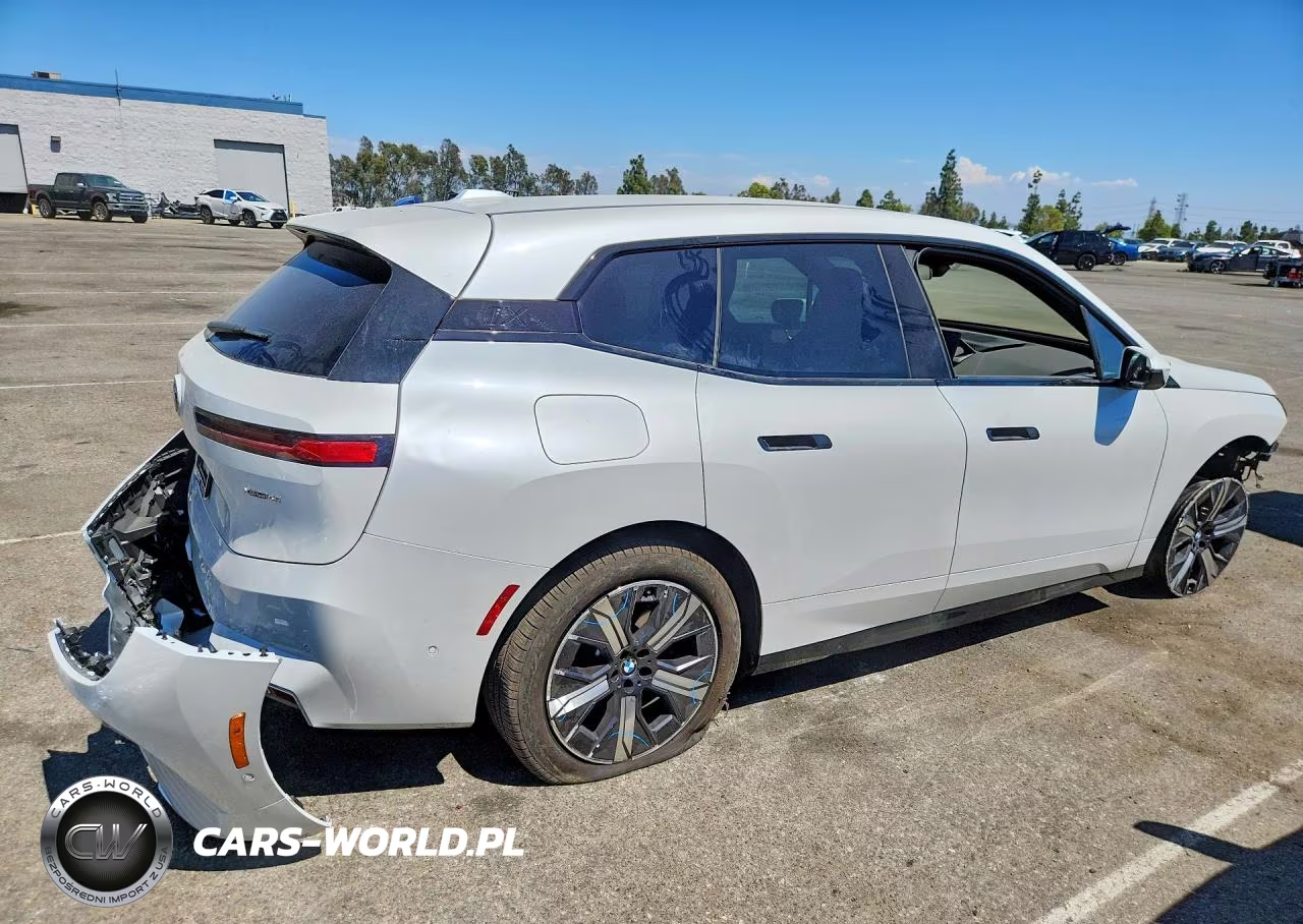 2026 BMW Ix xDrive45 VIN:WB543CF02TCX33439 - 3