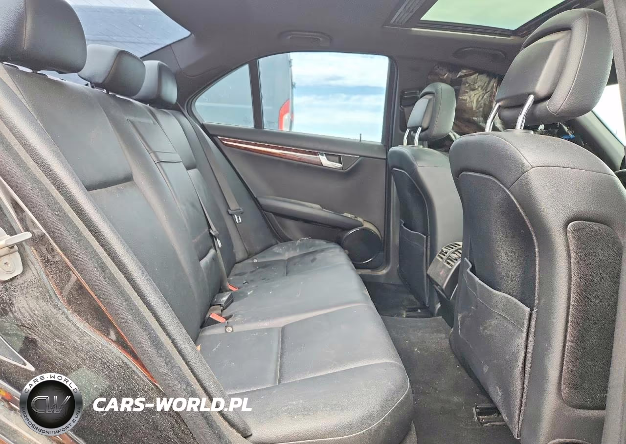 2010 Mercedes-Benz C 300 4Matic VIN:WDDGF8BB7AR108743 - 10