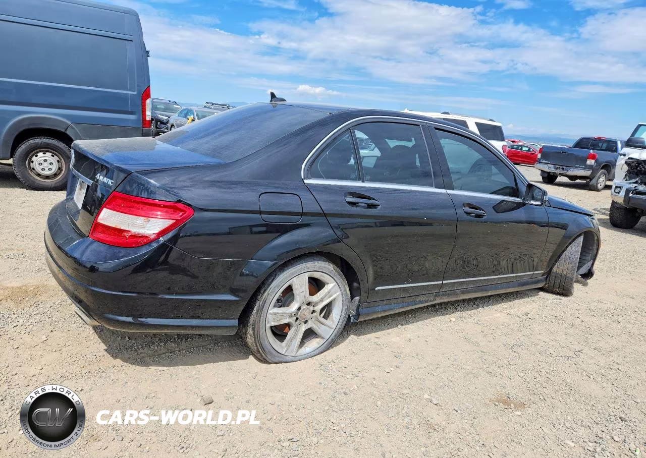 2010 Mercedes-Benz C 300 4Matic VIN:WDDGF8BB7AR108743 - 3
