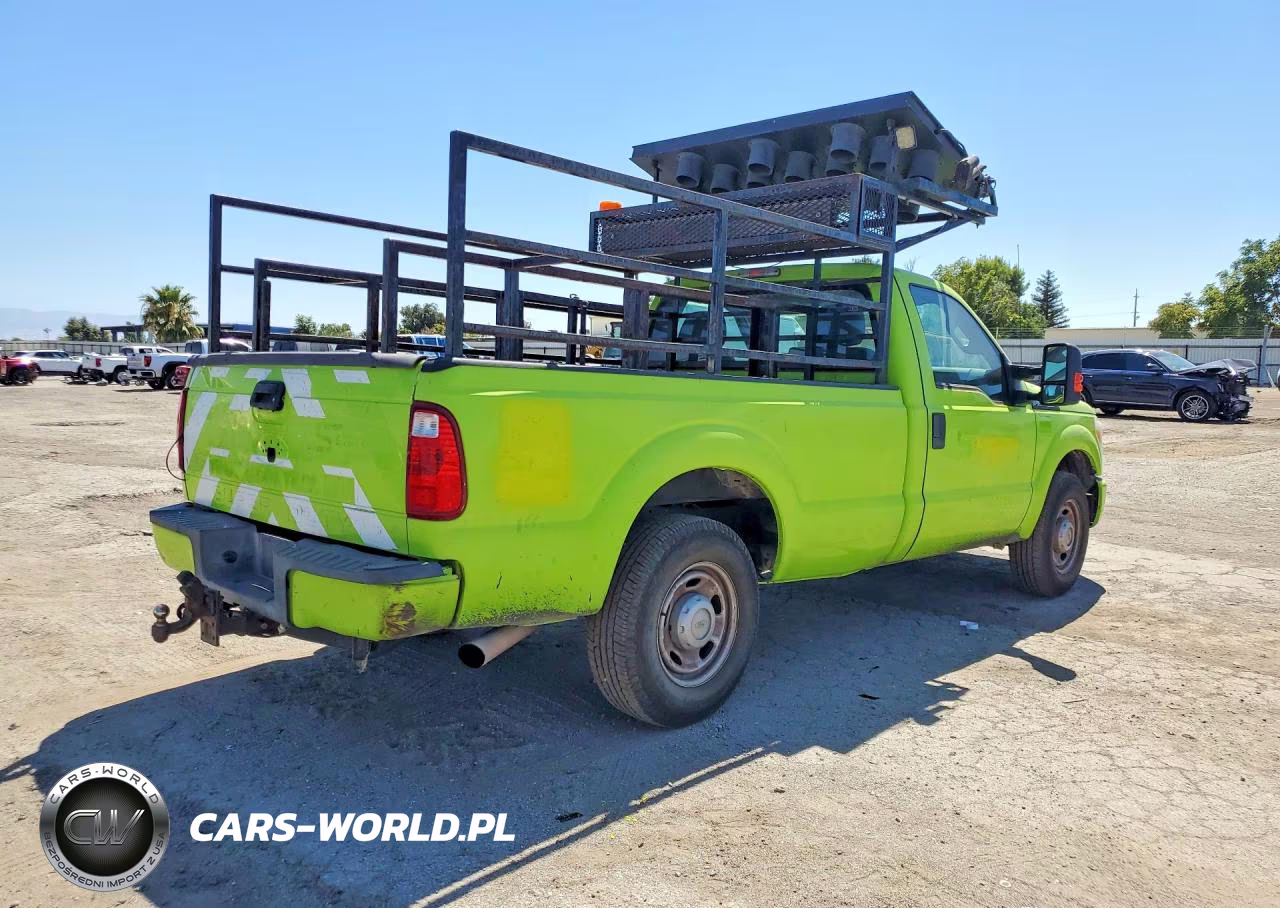 2013 Ford F250 Super Duty VIN:1FTBF2A68DEB52560 - 3