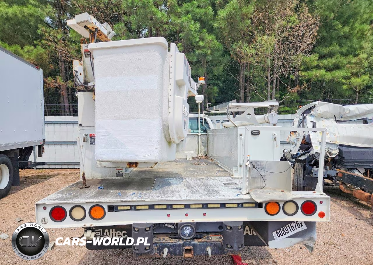 2015 Ford F450 Super Duty Bucket Truck VIN:1FDUF4GT5FEC59338 - 6
