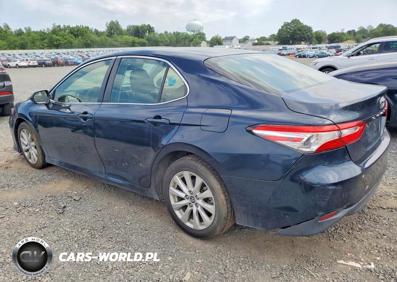 2018 Toyota Camry Le VIN:JTNB11HK0J3011660 - 2
