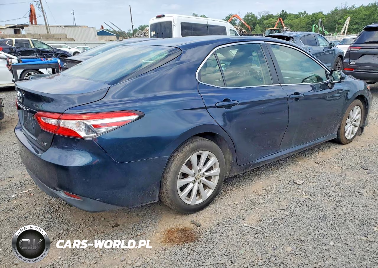 2018 Toyota Camry Le VIN:JTNB11HK0J3011660 - 3
