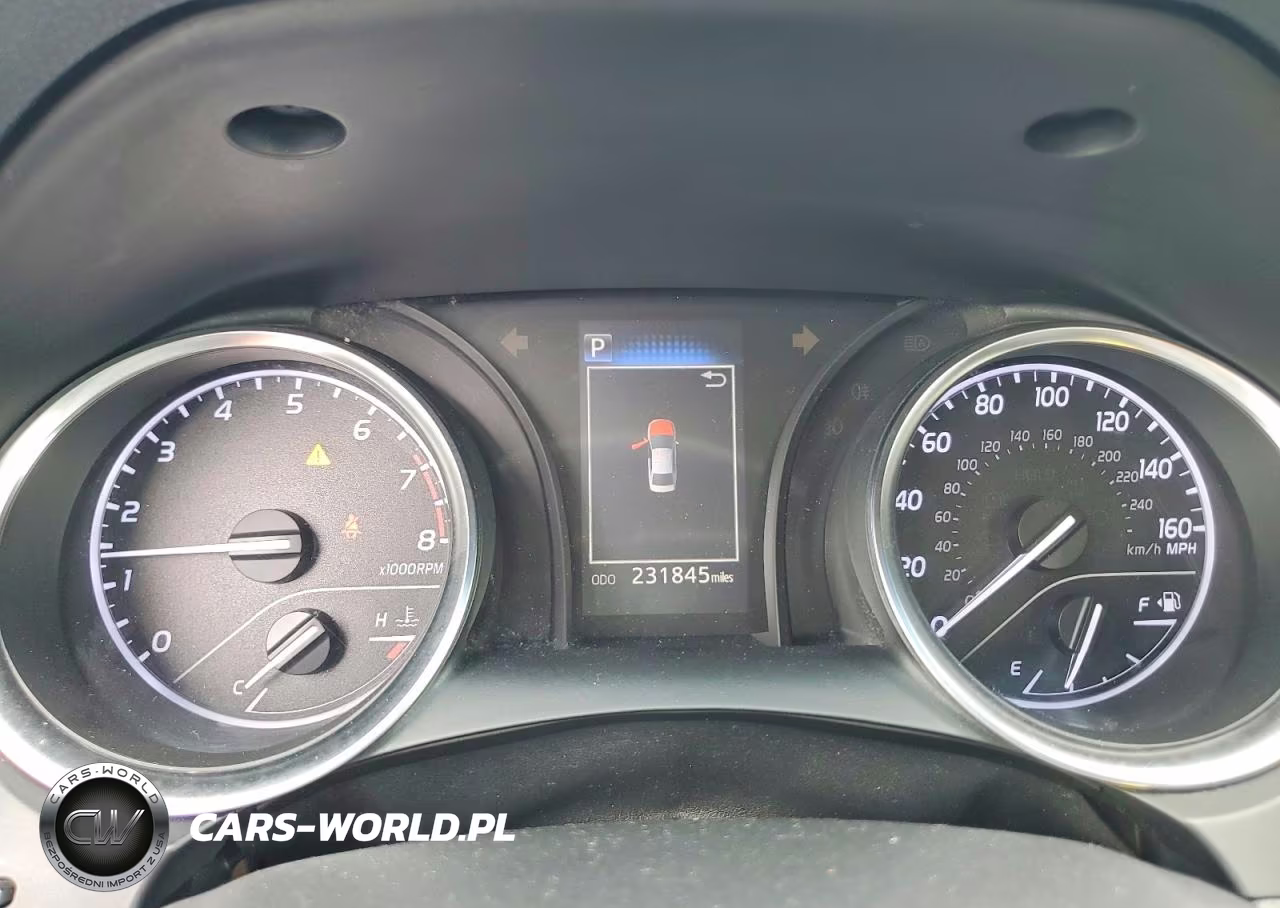 2018 Toyota Camry Le VIN:JTNB11HK0J3011660 - 9