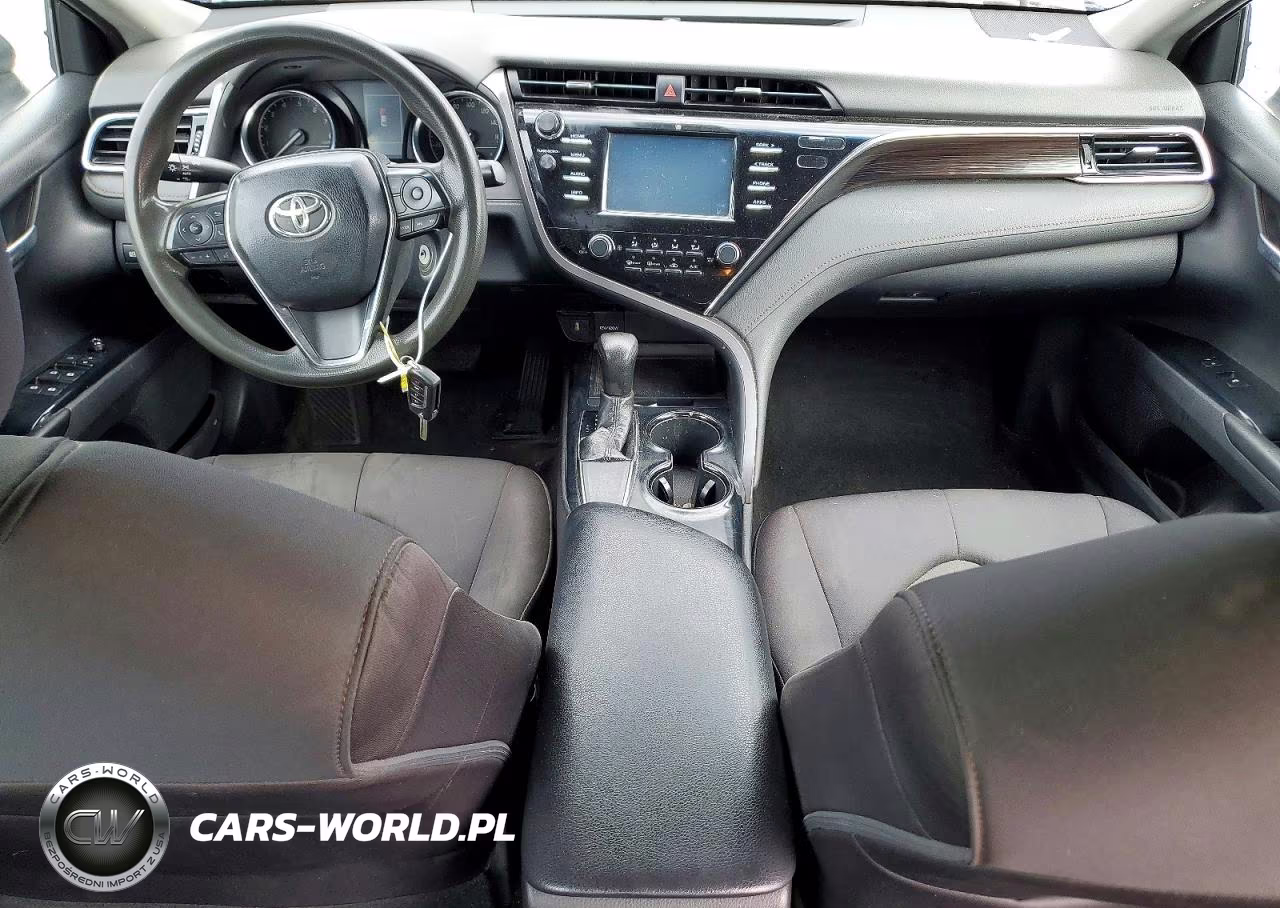 2018 Toyota Camry Le VIN:4T1B11HKXJU643494 - 8
