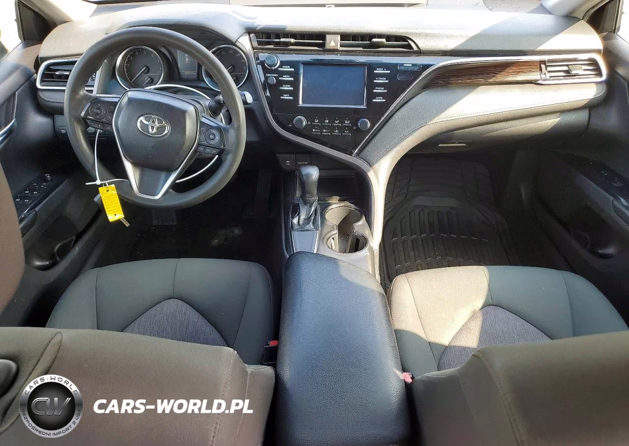 2018 Toyota Camry Le VIN:JTNB11HK0J3011187 - 8
