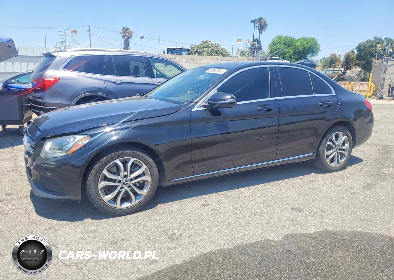 2017 Mercedes-Benz C 300 – zdjęcie 1 z 12