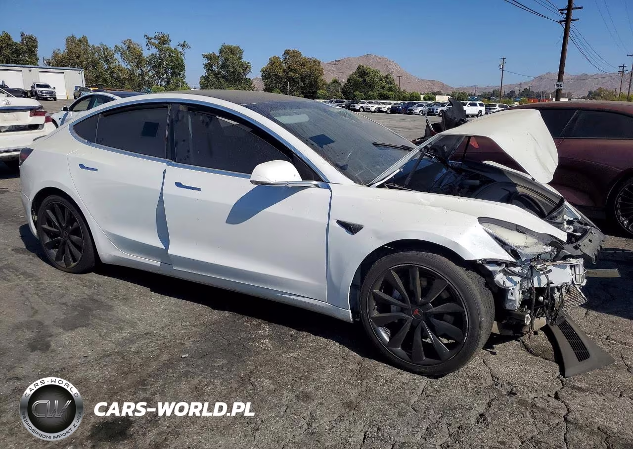 2020 Tesla Model 3 VIN:5YJ3E1EA5LF743863 - 4