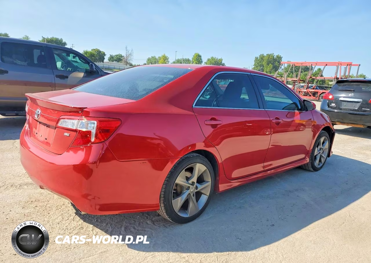 2014 Toyota Camry Se Sport VIN:4T1BF1FK6EU842858 - 3
