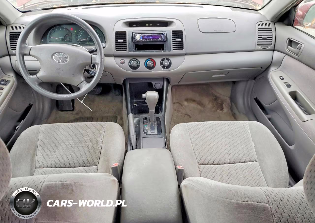 2002 Toyota Camry Le VIN:4T1BE30K52U001178 - 8