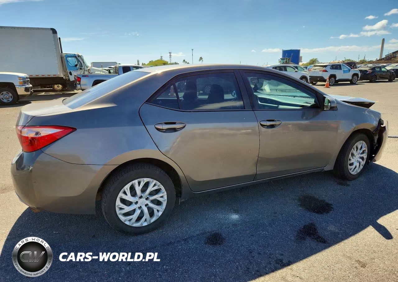 2018 Toyota Corolla L VIN:5YFBURHE7JP771645 - 3
