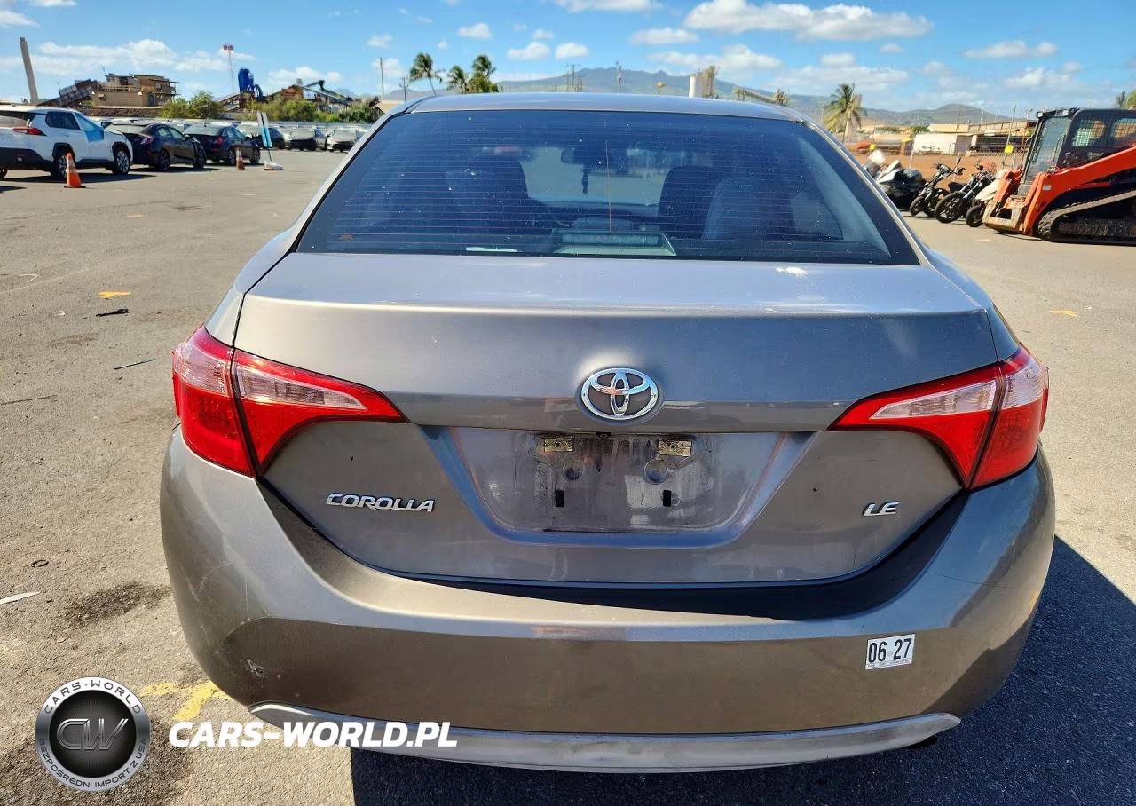 2018 Toyota Corolla L VIN:5YFBURHE7JP771645 - 6