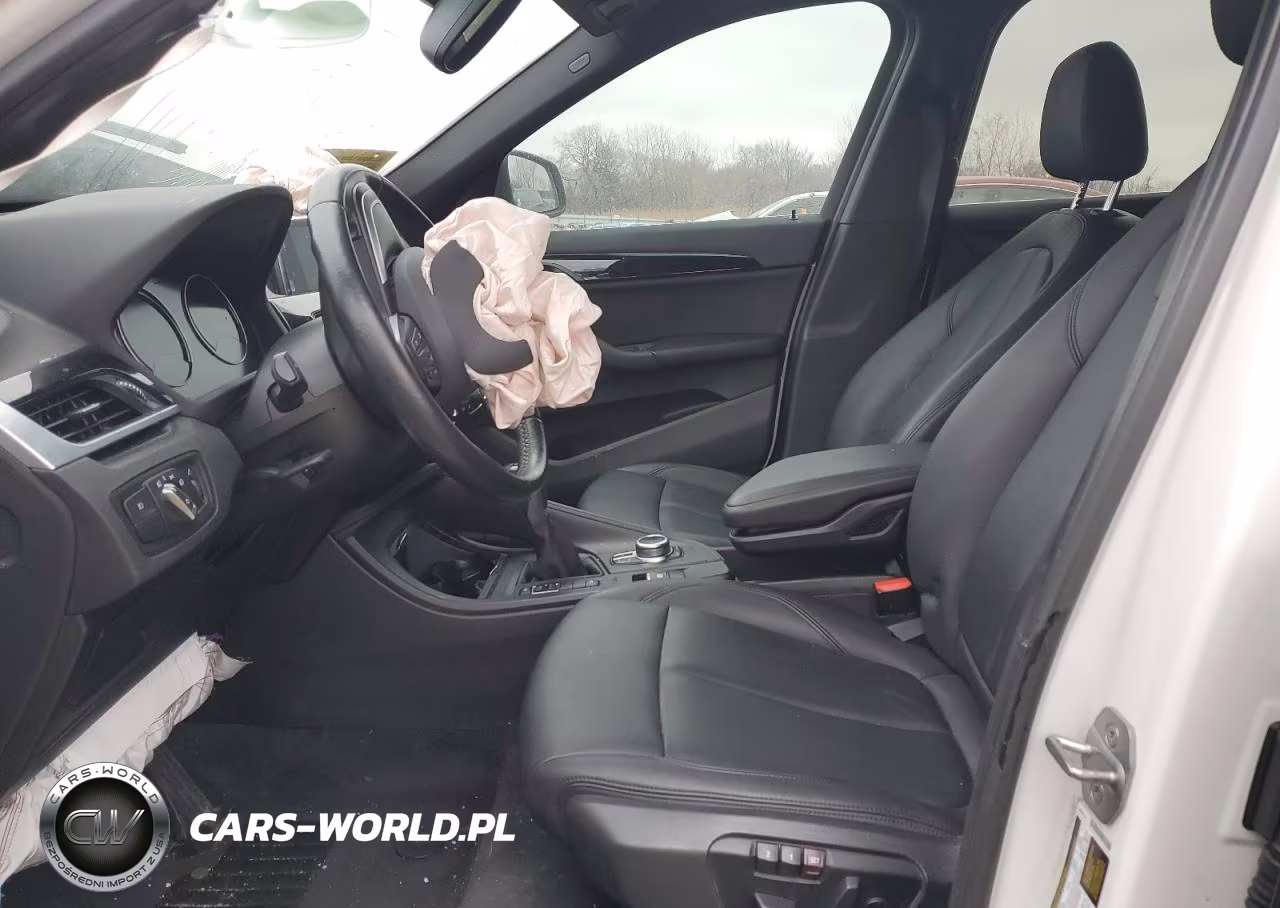 2018 BMW X1 xDrive28I VIN:WBXHT3C36J3H31149 - 13