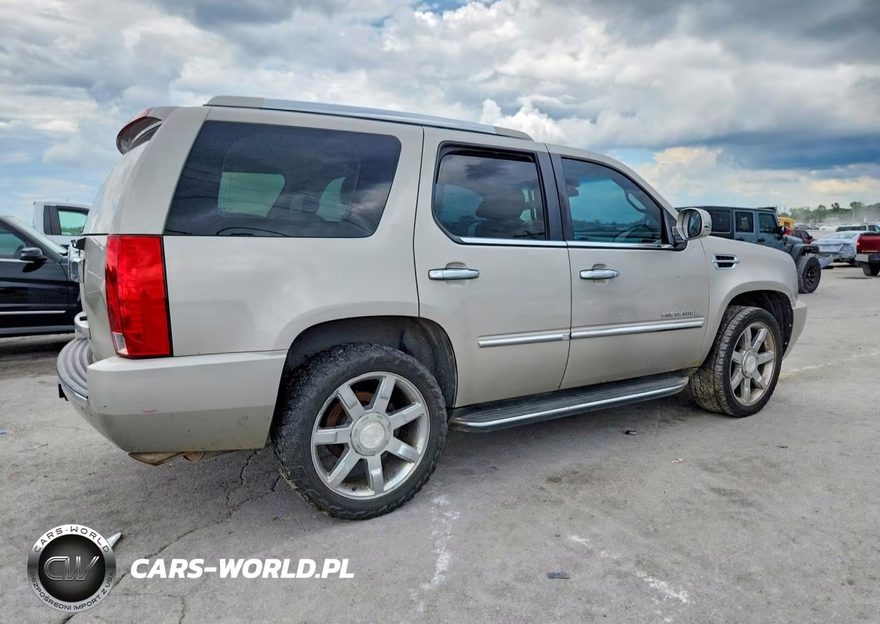 2007 Cadillac Escalade Luxury VIN:1GYEC63867R290312 - 3