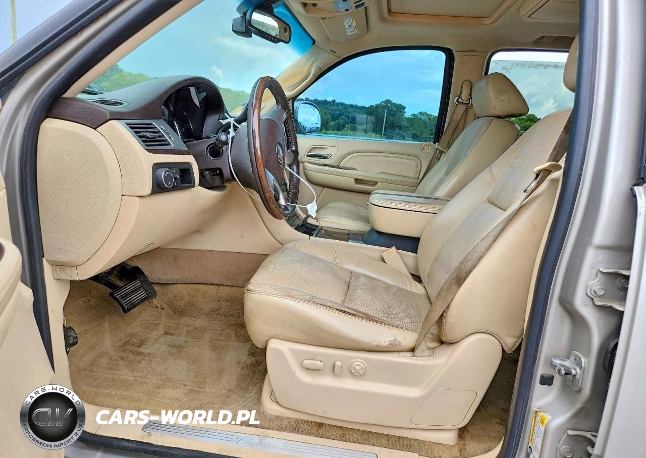 2007 Cadillac Escalade Luxury VIN:1GYEC63867R290312 - 7