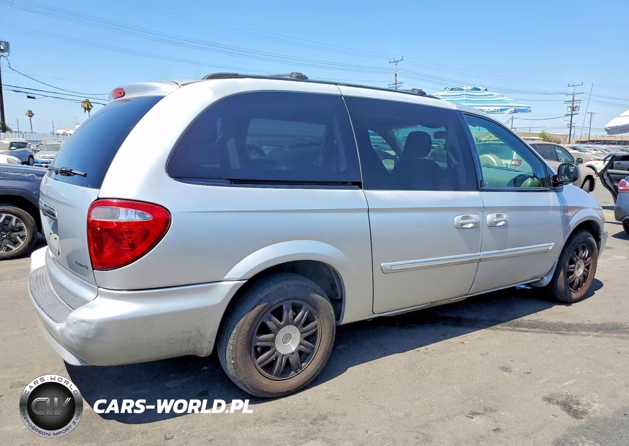 2007 Chrysler Town & Country Touring VIN:2A8GP54L87R223522 - 3
