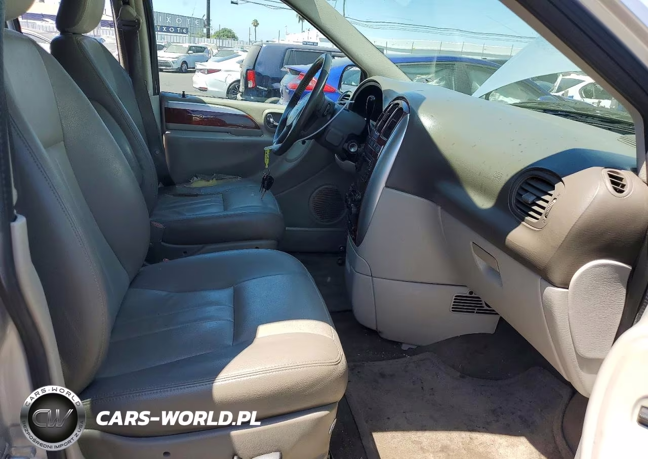 2007 Chrysler Town & Country Touring VIN:2A8GP54L87R223522 - 7