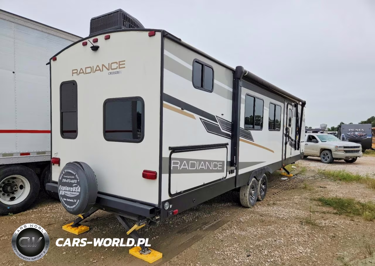 2021 Cruiser Radiance Camper VIN:5RXFB3724M1459140 - 4
