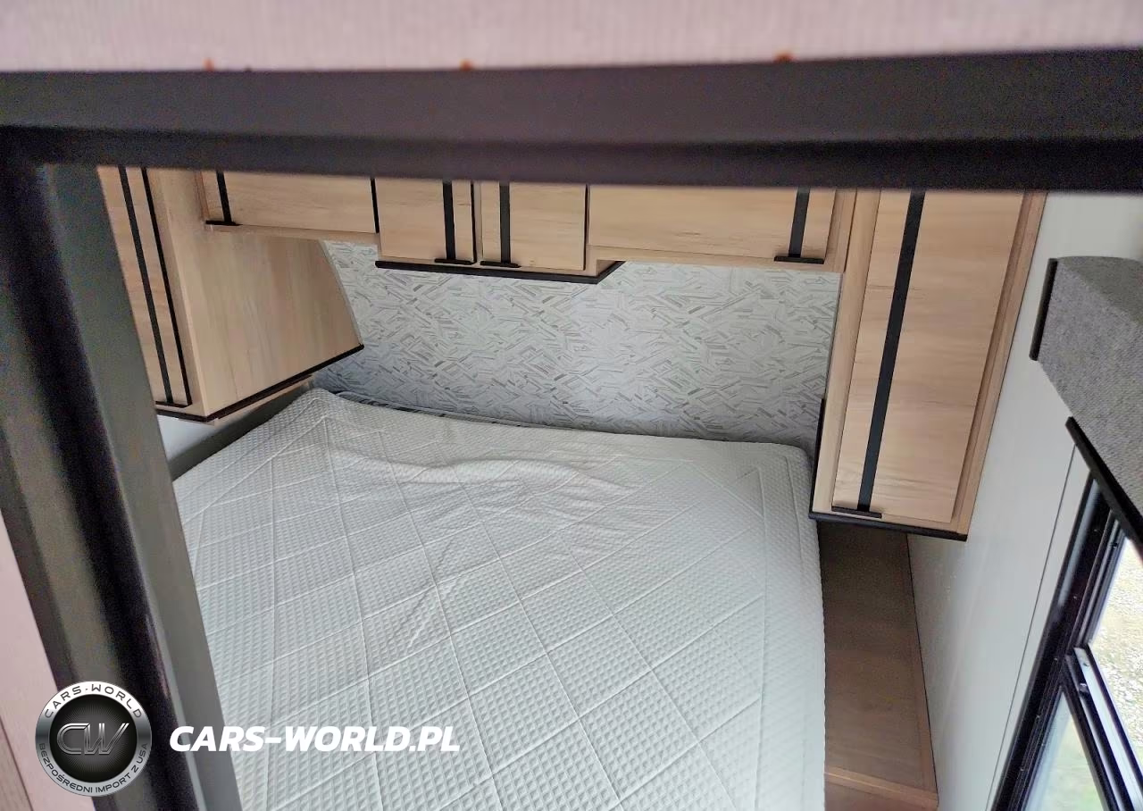 2021 Cruiser Radiance Camper VIN:5RXFB3724M1459140 - 5