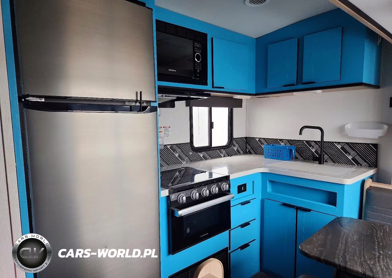 2021 Cruiser Radiance Camper VIN:5RXFB3724M1459140 - 7
