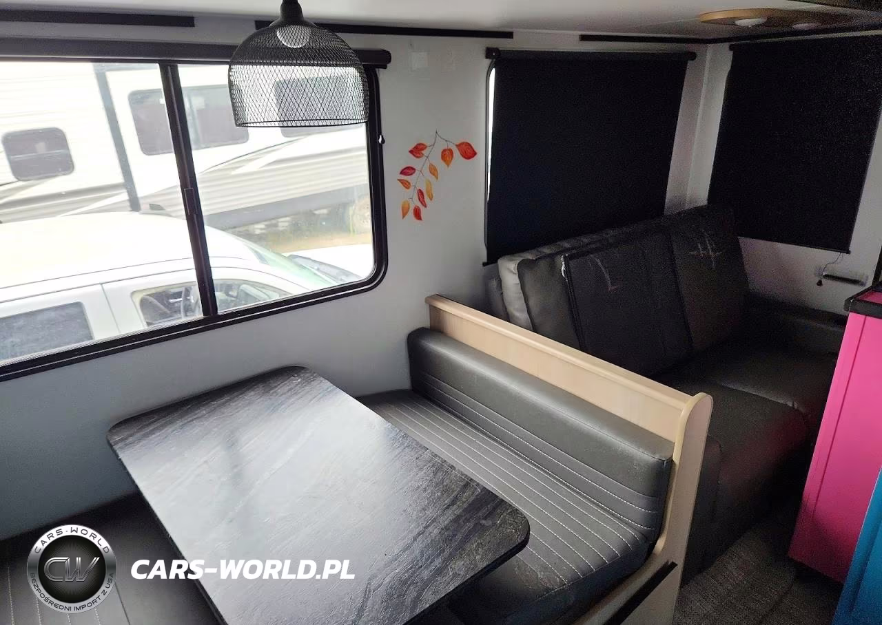 2021 Cruiser Radiance Camper VIN:5RXFB3724M1459140 - 8