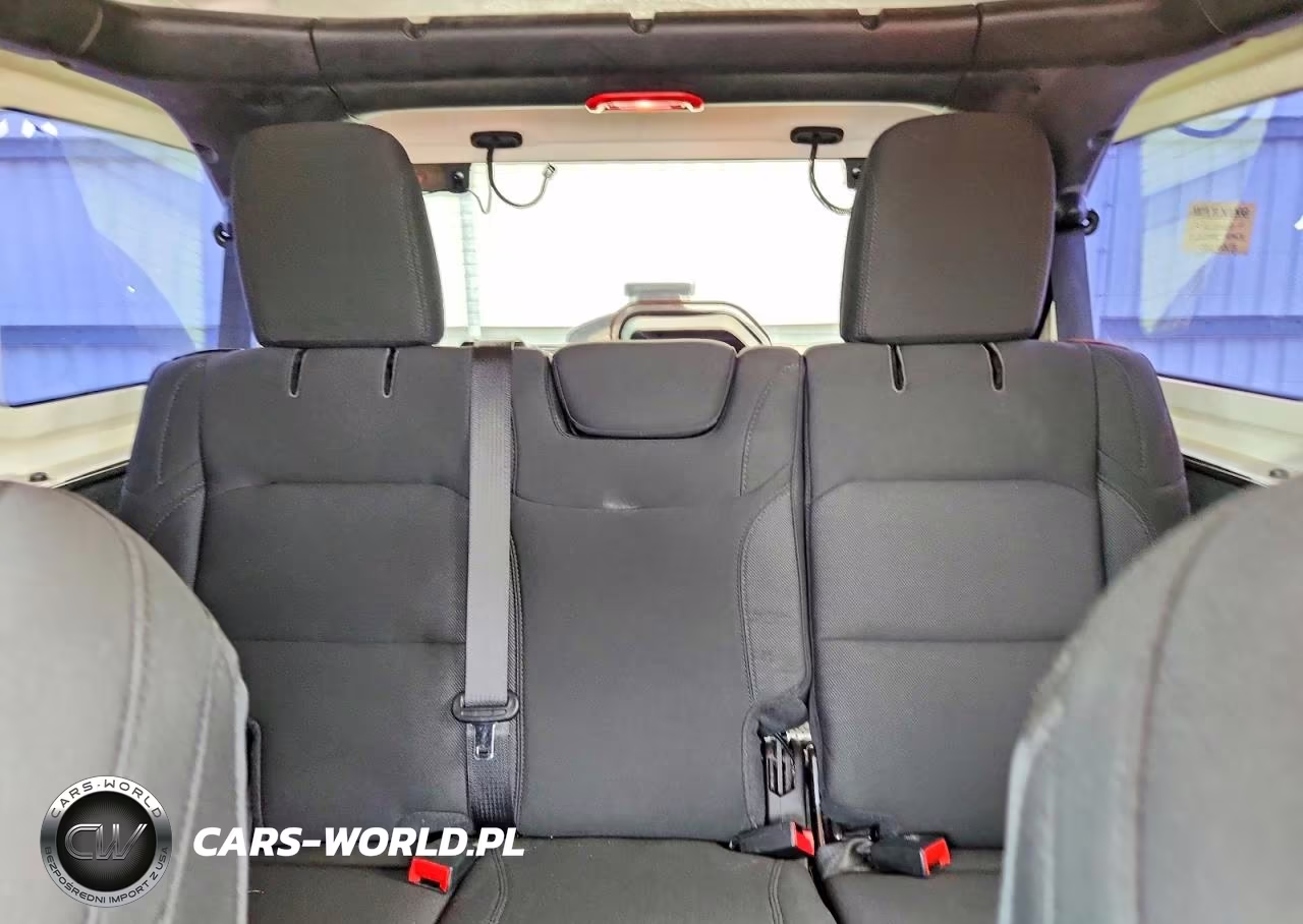 2020 Jeep Wrangler Unlimited Sport VIN:1C4HJXDN0LW105864 - 10