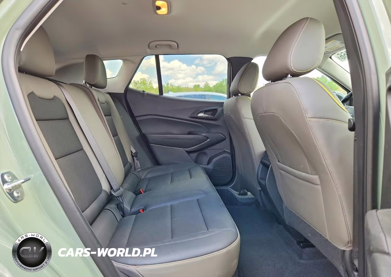 2025 Chevrolet Trax Activ VIN:KL77LKEP9SC260841 - 11