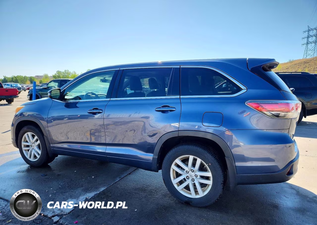2015 Toyota Highlander Le VIN:5TDBKRFH5FS217537 - 2
