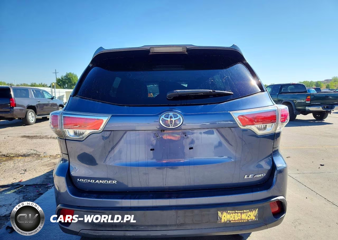 2015 Toyota Highlander Le VIN:5TDBKRFH5FS217537 - 6