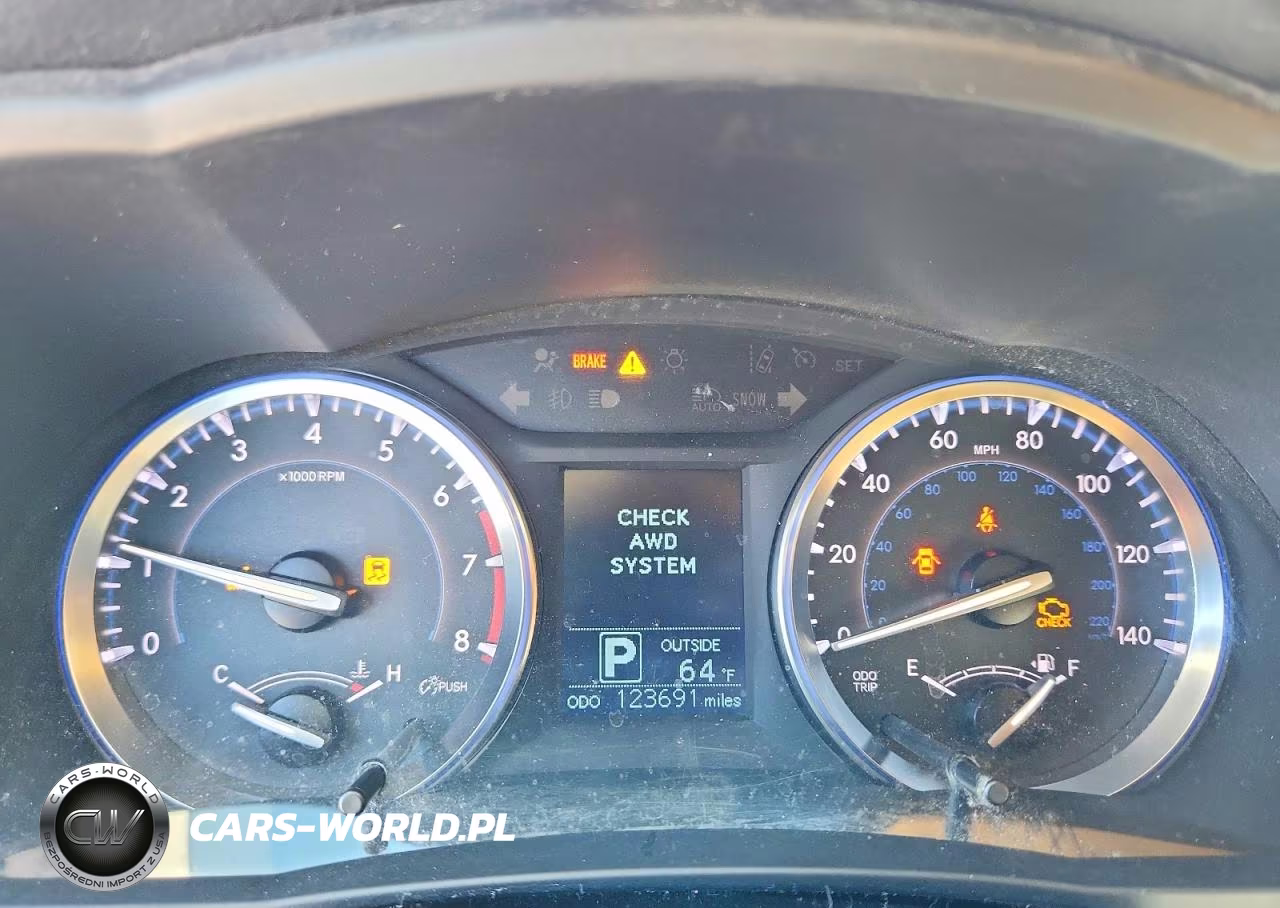 2015 Toyota Highlander Le VIN:5TDBKRFH5FS217537 - 9