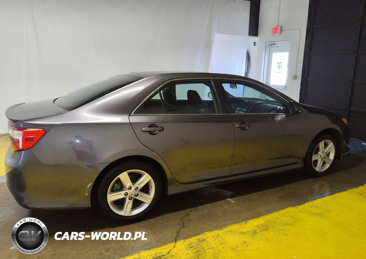 2014 Toyota Camry Se VIN:4T1BF1FK7EU462928 - 3