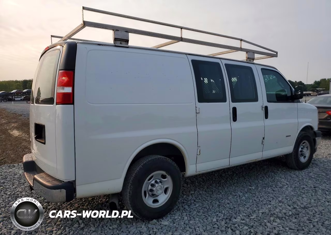 2019 Chevrolet Express G2500 VIN:1GCWGAF1XK1254985 - 3