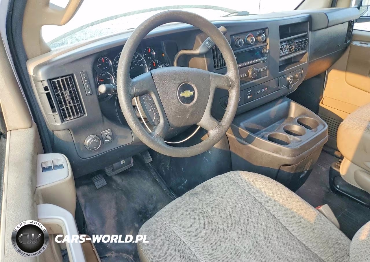 2019 Chevrolet Express G2500 VIN:1GCWGAF1XK1254985 - 8