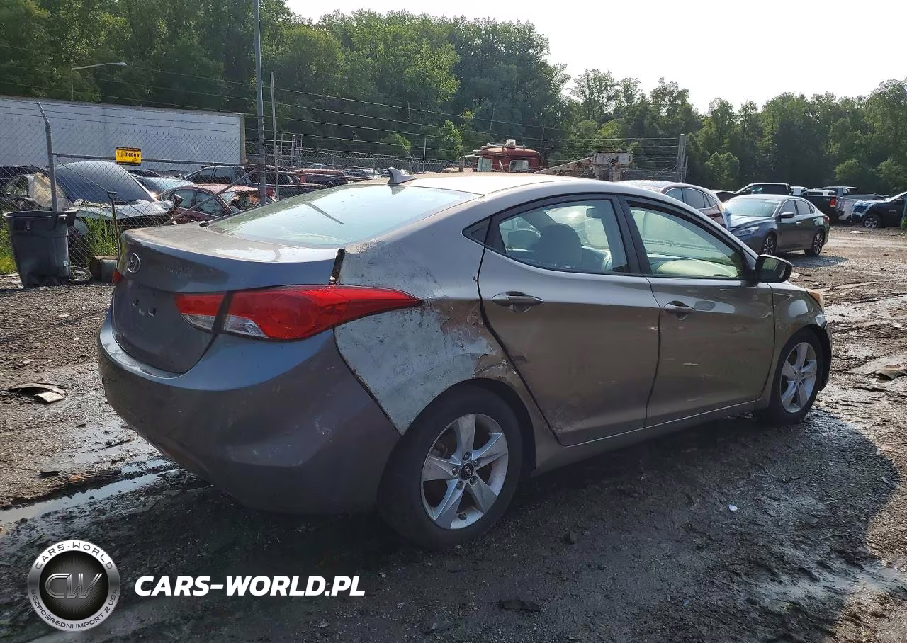 2013 Hyundai Elantra Gls VIN:5NPDH4AE2DH311918 - 3