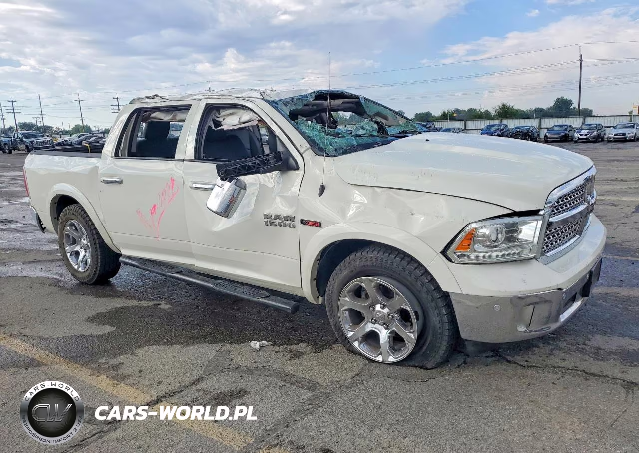 2018 Ram 1500 Laramie VIN:1C6RR7NM9JS353528 - 4