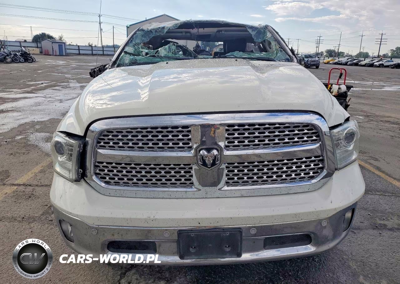 2018 Ram 1500 Laramie VIN:1C6RR7NM9JS353528 - 5