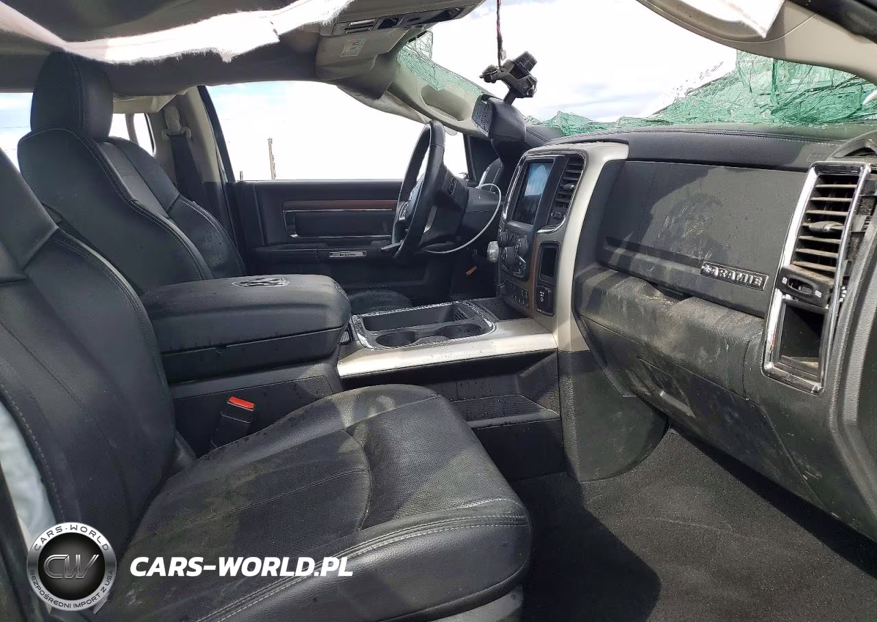 2018 Ram 1500 Laramie VIN:1C6RR7NM9JS353528 - 7