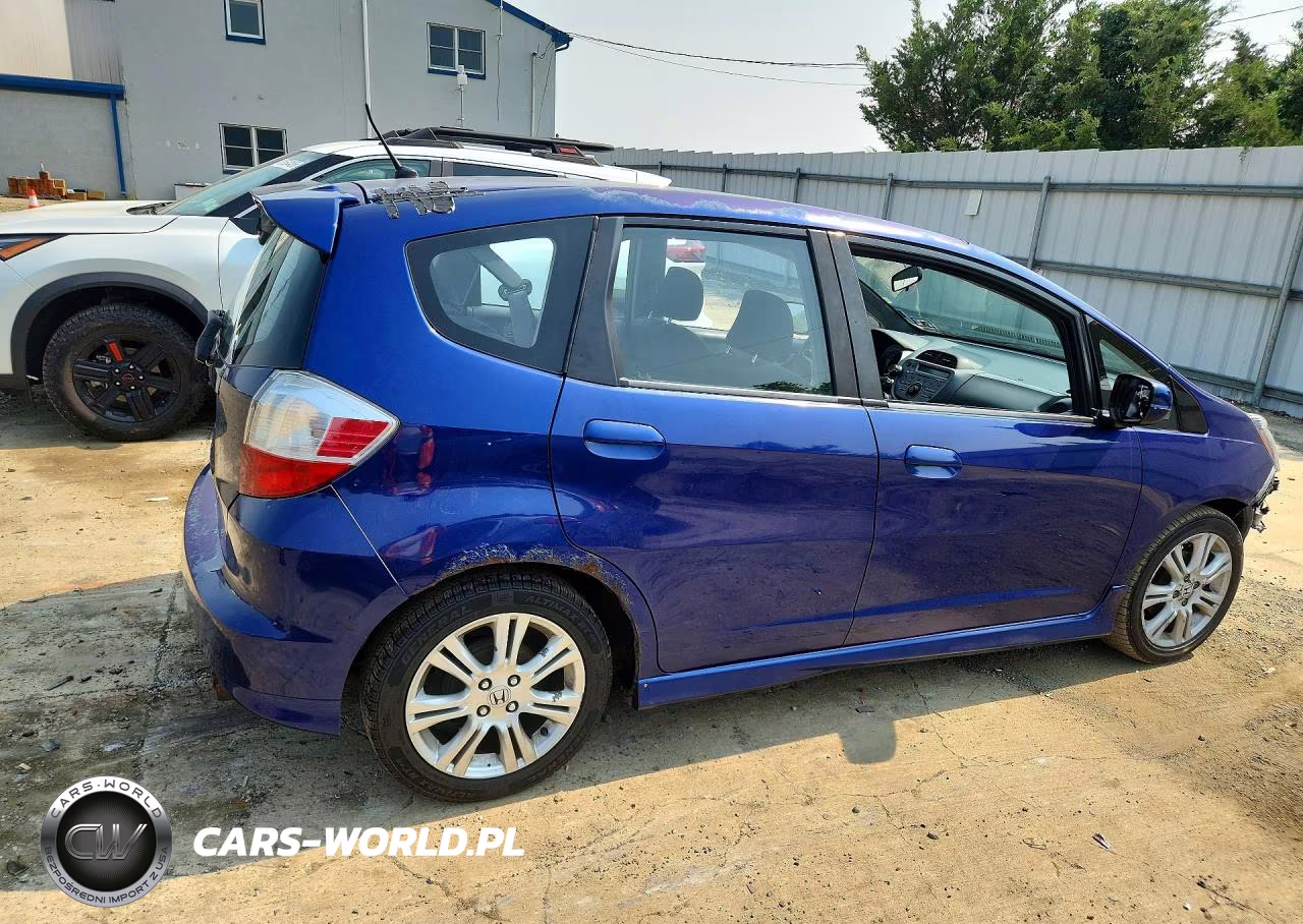 2009 Honda Fit Sport VIN:JHMGE88449S031158 - 3