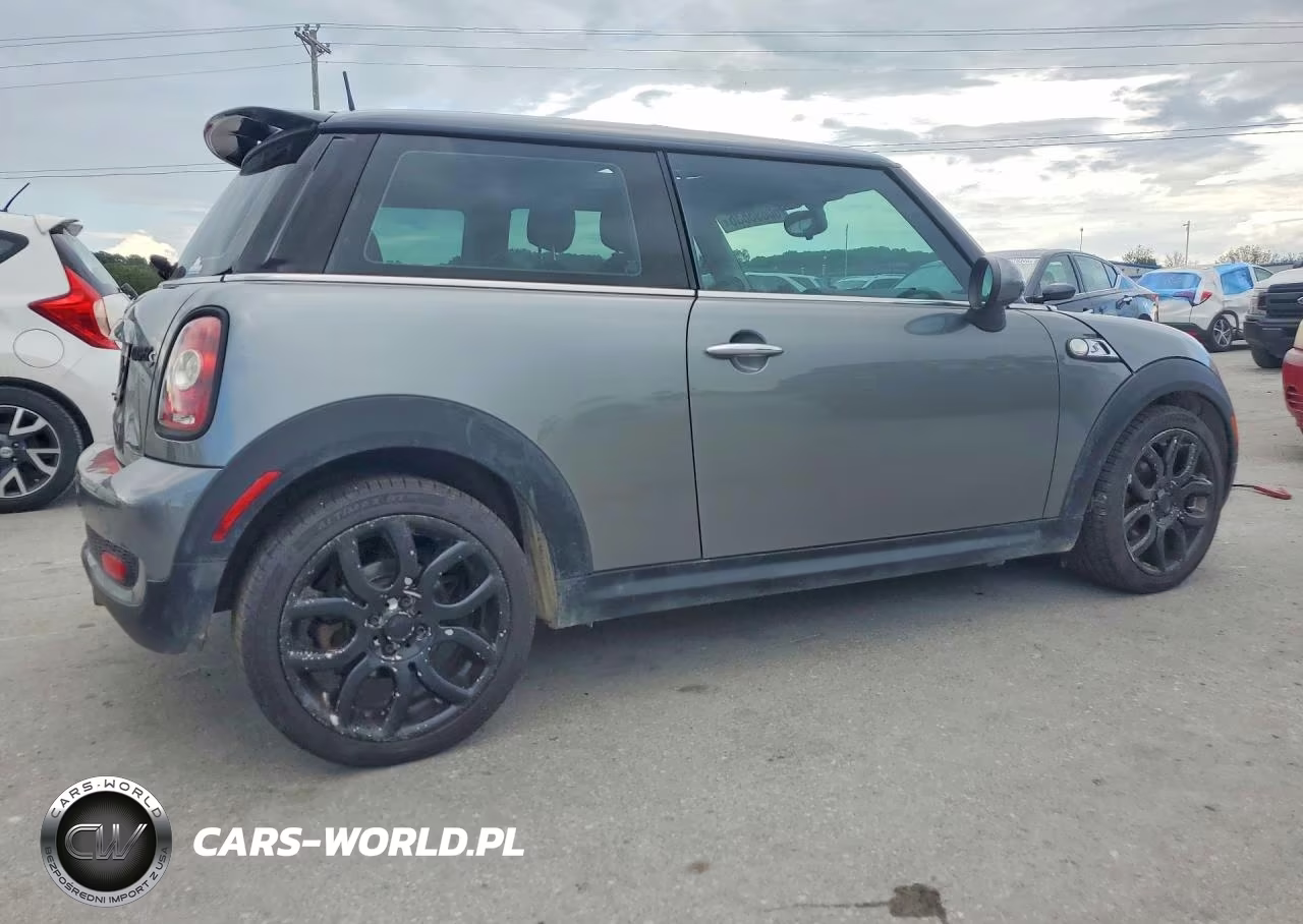 2008 Mini Cooper S VIN:WMWMF73598TT86697 - 3