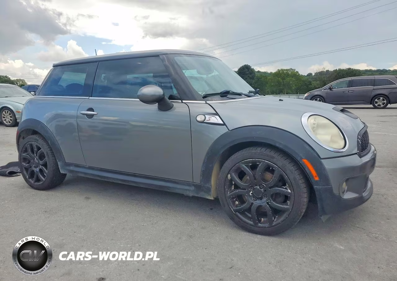 2008 Mini Cooper S VIN:WMWMF73598TT86697 - 4
