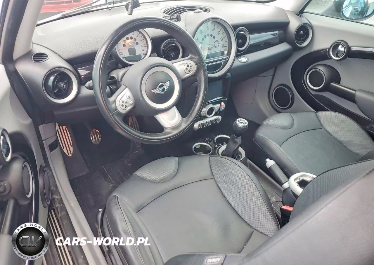 2008 Mini Cooper S VIN:WMWMF73598TT86697 - 8