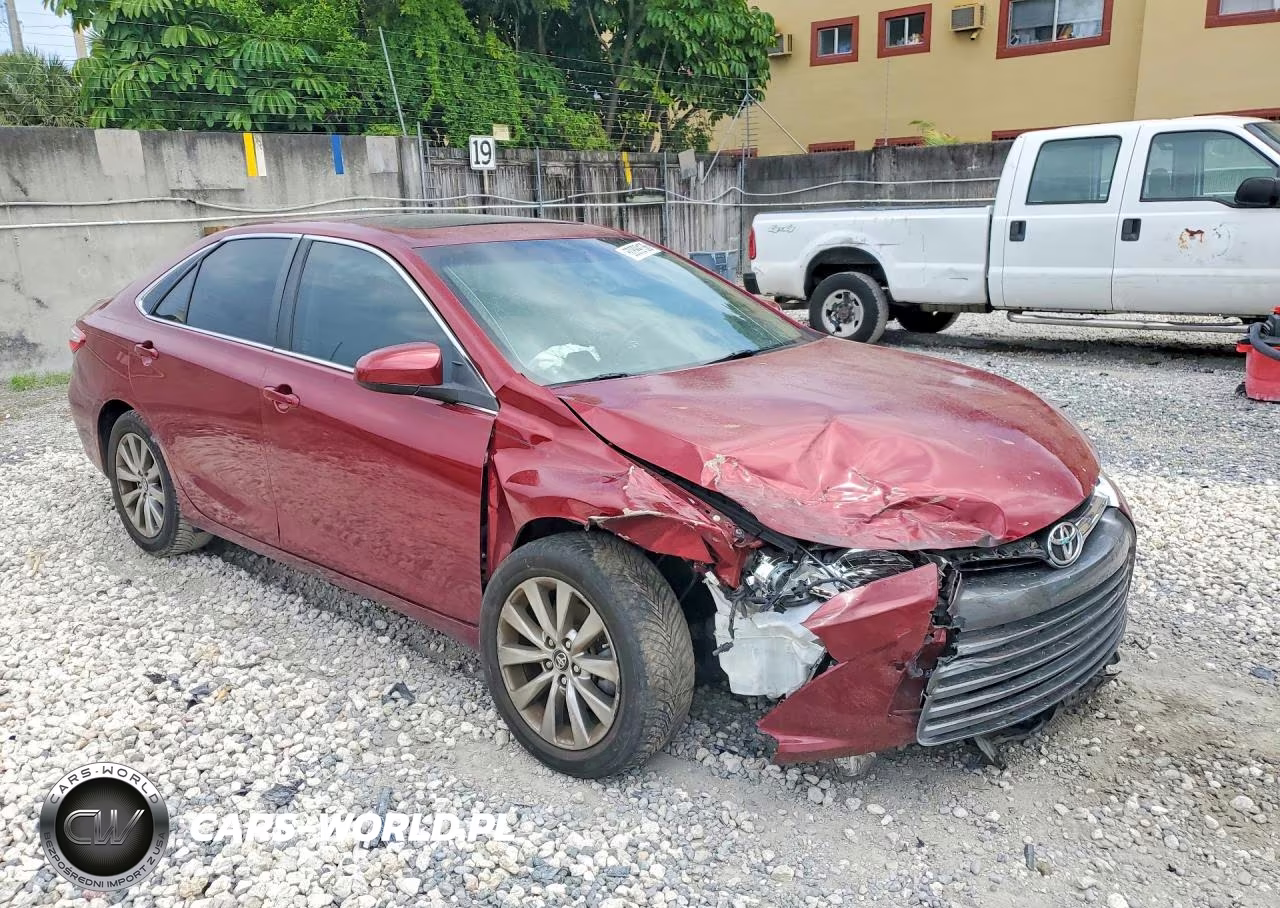 2017 Toyota Camry Xle VIN:4T1BF1FK9HU684746 - 4